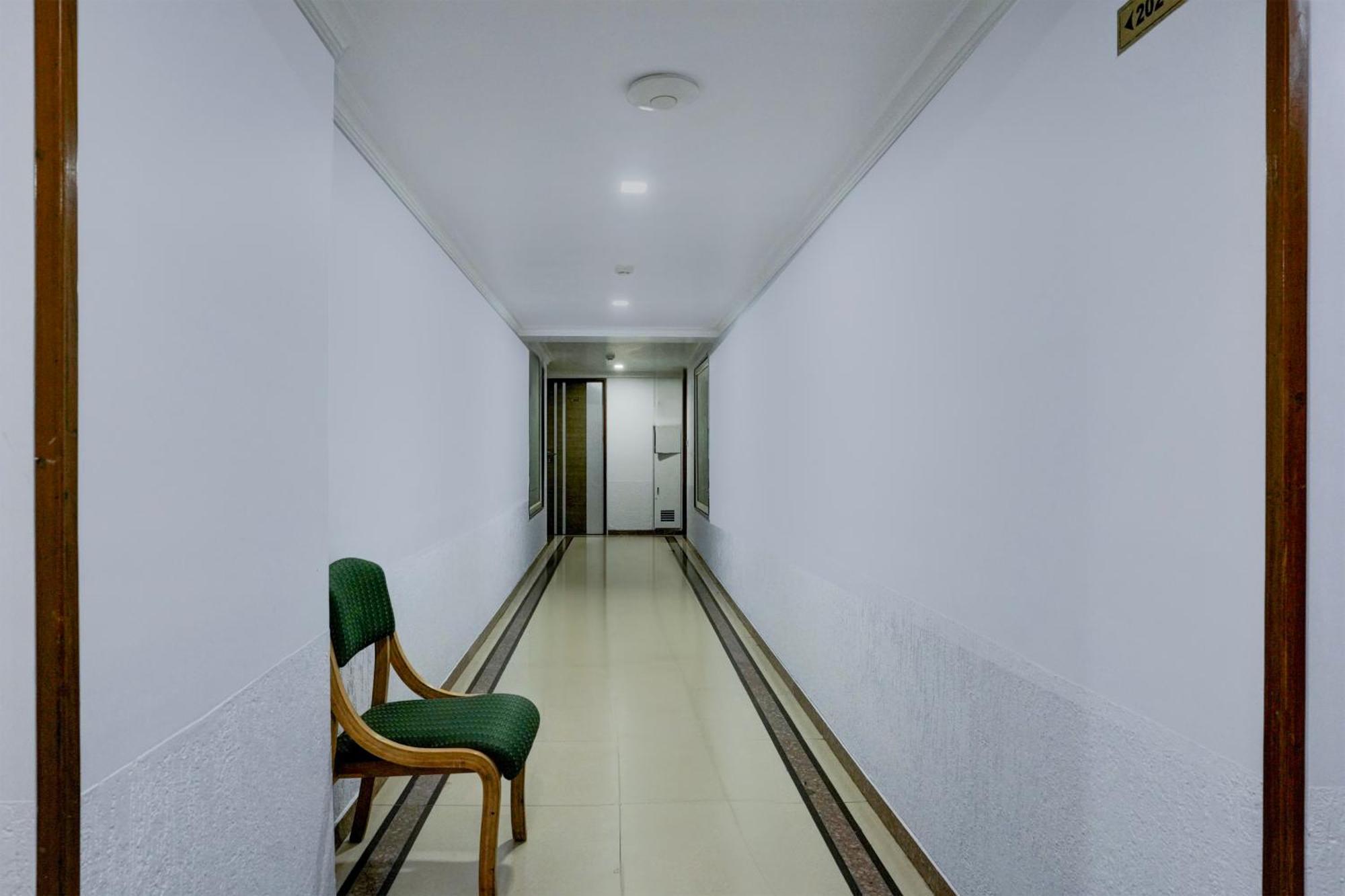 Super Collection O Limda Chowk Formerly Hotel Harmony Rajkot Exterior photo